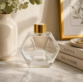 Envase  de VIDRIO hexagonal liso para difusor de 80ml aprox con tapa dorada