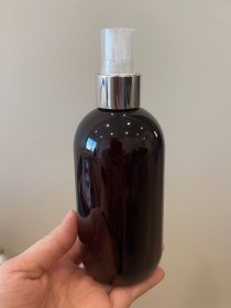 envase plástico ámbar de 250ml + tapa spray plateado