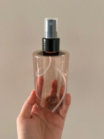 envase de plástico MARRÓN CLARO de 250ml + spray negro