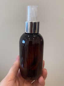 Envase de PLÁSTICO AMBAR 125ml + tapa spray plateado