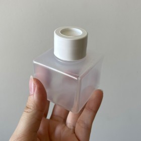 Envase de PLÁSTICO PILAR 70ml + tapa DIFUSORA BLANCA