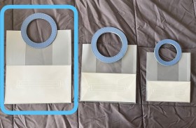 Bolsa traslucida con manija azul grande: 25x14x20 cm aprox (1 unidad)