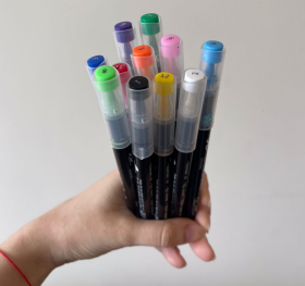 Set de 12 marcadores acrilicos punta pincel