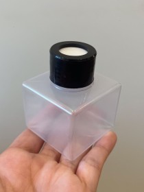 Envase de PLÁSTICO PILAR 70ml + tapa DIFUSORA NEGRA