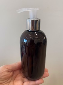 envase plástico ámbar de 250ml + tapa jabón/crema plateada