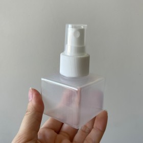 Envase de PLÁSTICO PILAR 70ml + tapa SPRAY BLANCO