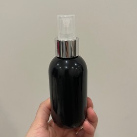 Envase de PLÁSTICO NEGRO 125ml + tapa spray plateado