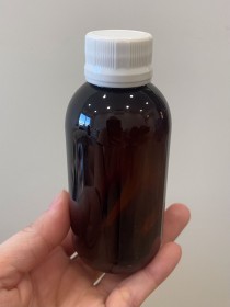 Envase de PLÁSTICO AMBAR 125ml + tapa ciega/común BLANCA