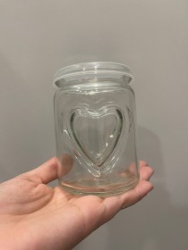 envase de vidrio diseño corazón con tapa