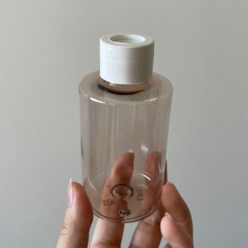 Envase de PLÁSTICO MARRÓN CLARO 125ml + tapa difusora BLANCA