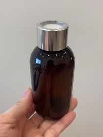 Envase de PLÁSTICO AMBAR 125ml + tapa difusora plateada