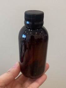 Envase de PLÁSTICO AMBAR 125ml + tapa ciega/común NEGRA